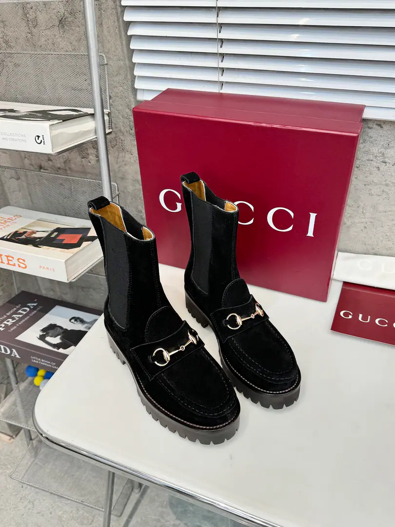 Plant prices GUCCI New Gucci. Fashion is a big deal. A smart fashion with round-shoe head and so on. Fabulous.: Importing cow-flailed skin. Uchi.: Foot. Import of sheep skin Italy is a big-ass country. Codes:35—42Code Remarks: 40 41 42 Do it.