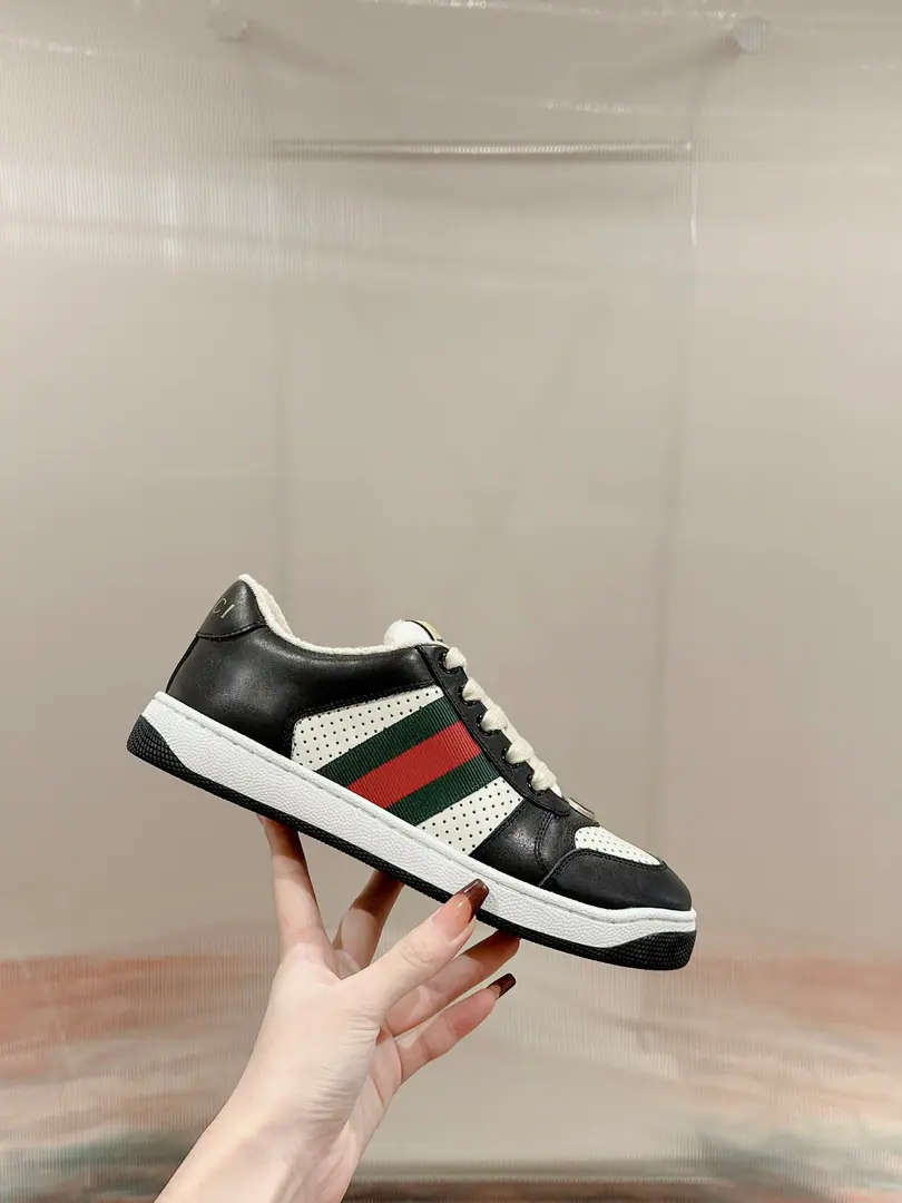 🅿️ Gucci————Requisition version GGThe series makes old dirty shoes.-The money comes in.！ Ten to nine, I'll pay. Current！Current！Current！New Colour Plus Push-Market terminal version！ Procuring original development….Fabulous. Material Otsumi! Details are random.！ The model Schwartz is one-by-one, and the drill is one-by-one......Metal cherry locket.……Metal binaryGCrystal cylinders……GucciOriginal custom-made narrowband…… Super Flash Series—Flash diamond chain..Cherry decorations can be removed, One to two, one to two, one., ♪ To promote your personality ♪ Skins of colored cattle..The handwork is very qualitative., Bring your own sense of excellence.！ I'll do the details., I'll take a line.. The original towel is more delicate and soft and more comfortable., Pocket Steel Double OriginalTPUOtsumi!(Lower width, Upper Narrow) Appendible packaging⭐️ Codes: Women35-40 Men39-44（Women41 Men45Custom）