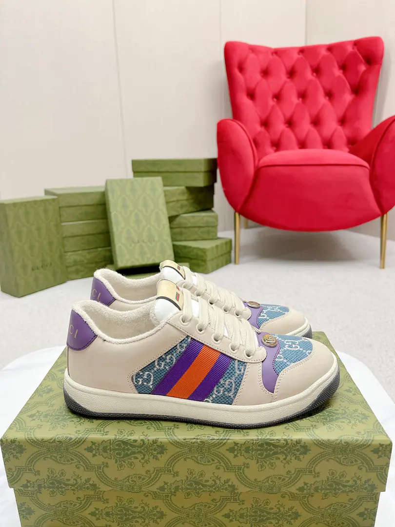 Gucci————Requisition version GGThe series makes old dirty shoes.-The money comes in.！ Ten to nine, I'll pay. Current！Current！Current！New Colour Plus Push-Market terminal version！ Procuring original development….Fabulous. Material Otsumi! Details are random.！ The model Schwartz is one-by-one, and the drill is one-by-one......Metal cherry locket.……Metal binaryGCrystal cylinders……GucciOriginal custom-made narrowband…… Super Flash Series—Flash diamond chain..Cherry decorations can be removed, One to two, one to two, one., ♪ To promote your personality ♪ Skins of colored cattle..The handwork is very qualitative., Bring your own sense of excellence.！ I'll do the details., I'll take a line.. The original towel is more delicate and soft and more comfortable., Pocket Steel Double OriginalTPUOtsumi!(Lower width, Upper Narrow) Appendible packaging⭐️ Codes: Women35-40 Men39-44（Women41 Men45 Custom）