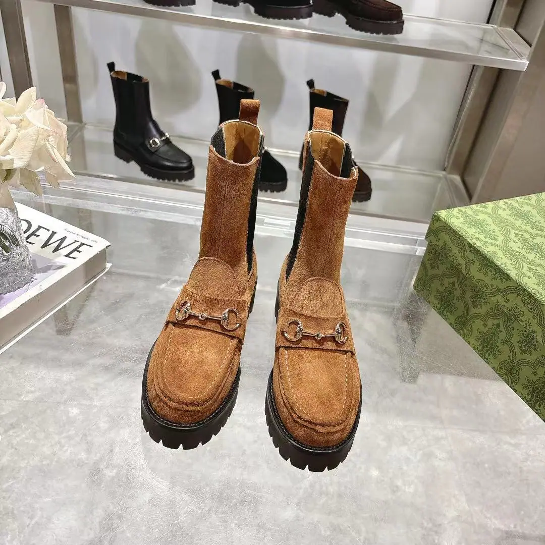 Long-term. 7Inch boots. GUCCI Guch. Fashion is a big deal. A smart fashion with round-shoe head and so on. Fabulous.: Importing cow-flailed skin. Uchi.: Foot. Import of sheep skin Italy is a big-ass country. Codes:35—42Code Remarks: 40 41 42 Do it. Plant straight.