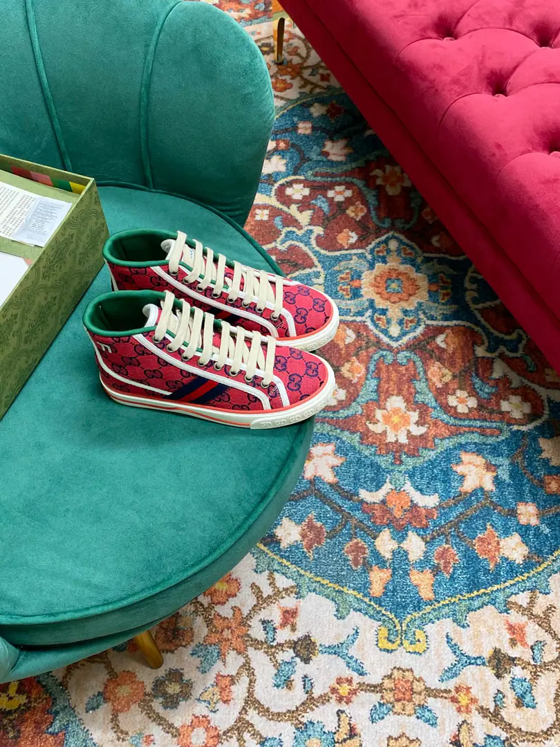 👑 NEW.✔︎ⒽⒽ ➫ 【G*ucci】Disney x G*ucci TennisCooperation series 1977The high-end canvassing shoes are new to the couple.🔥 __________________________ 🔺. Top Quality【G*ucci】G*ucci tennis 1977 Classic series of canvas shoes.……2022Fire-shocking recommendation., G+1977×Disney - It's a joint line.……GGThe canvas is a melting element. The regenerate is so strong. The classics and the love are perfect memories.！A retro-temporal fashion.2022MostinIt's a couple of days.insI really got the treasure., Every one of them., Different Fashion Elements, Every pair of them makes a new sense.. 2022Synchronise new color for cabinet, Original development custom, Every color fabric is custom-made., The big one is looking for something.！Every pair of shoes is to be used with an ID net.NFCChip, Market-level top version⚠Fabulous.: CustomGGE-memorning./5DPrint Mickey's fabric./The water is washed for the old canvas.: Customise towels to Buneri（The mats are fine. You can't open them.）Otsumi!: Original to open the big model 🎁Mickey's a match.DisneyBox, Other Colour Green Boxes…… （Shoe belt.: Same as the cabinet, with the rice and white shoelaces.） *.♡②⓪②②………………… ꫛꫀꪝ Go➫ Materials ①⸂⸂⸜👊⸝⸃⸃ Shoe.: Original SpecificGGThe canvas.+3DCartommy.+Art of embroidery+Sponge canvas. ②⸂⸂⸜👊⸝⸃⸃ Uchi.: Air towel cloth. Foot.: Air towel cloth. ③⸂⸂⸜👊⸝⸃⸃Shoes under the sole.: Original version to open ④⸂⸂⸜👊⸝⸃⸃Original packaging for cabinet. …………………………… ◼️ Size: Female size35-40（41No, no, no, no, no.） Female