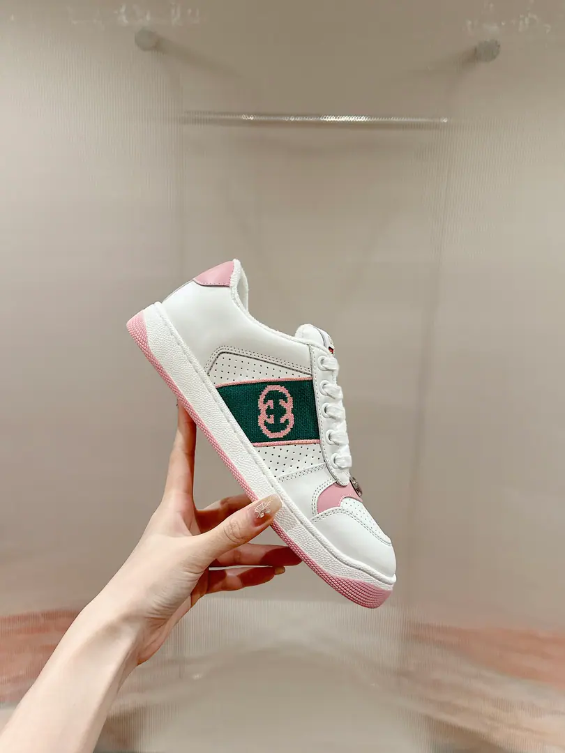 🅿️ Gucci————Requisition version GGThe series makes old dirty shoes.-The money comes in.！ Ten to nine, I'll pay. Current！Current！Current！New Colour Plus Push-Market terminal version！ Procuring original development….Fabulous. Material Otsumi! Details are random.！ The model Schwartz is one-by-one, and the drill is one-by-one......Metal cherry locket.……Metal binaryGCrystal cylinders……GucciOriginal custom-made narrowband…… Super Flash Series—Flash diamond chain..Cherry decorations can be removed, One to two, one to two, one., ♪ To promote your personality ♪ Skins of colored cattle..The handwork is very qualitative., Bring your own sense of excellence.！ I'll do the details., I'll take a line.. The original towel is more delicate and soft and more comfortable., Pocket Steel Double OriginalTPUOtsumi!(Lower width, Upper Narrow) Appendible packaging⭐️ Codes: Women35-40 （Women41 Custom）