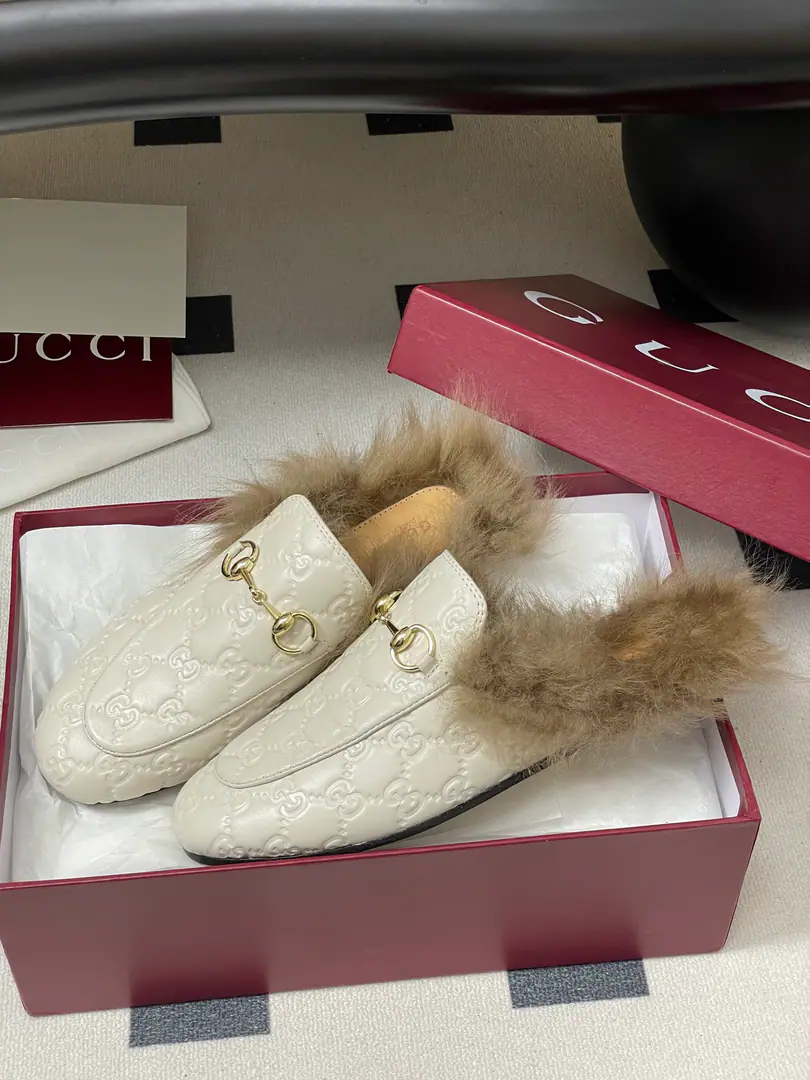 🏧𝐆𝐔𝐂𝐂𝐈Gustz!PrincetownClassic wool slippers., DoubleGHalf-shoe Tuscany slippers with a maggot moored mooring.. The shoe is soft., The galleries flow., To show you the grace of your day.！ Shoeface original doubleGFly face./Cow leather. The inside foot is a Tuscany wool. The Italian factory is so big. Size:35-42 [40.41.42Do it.]