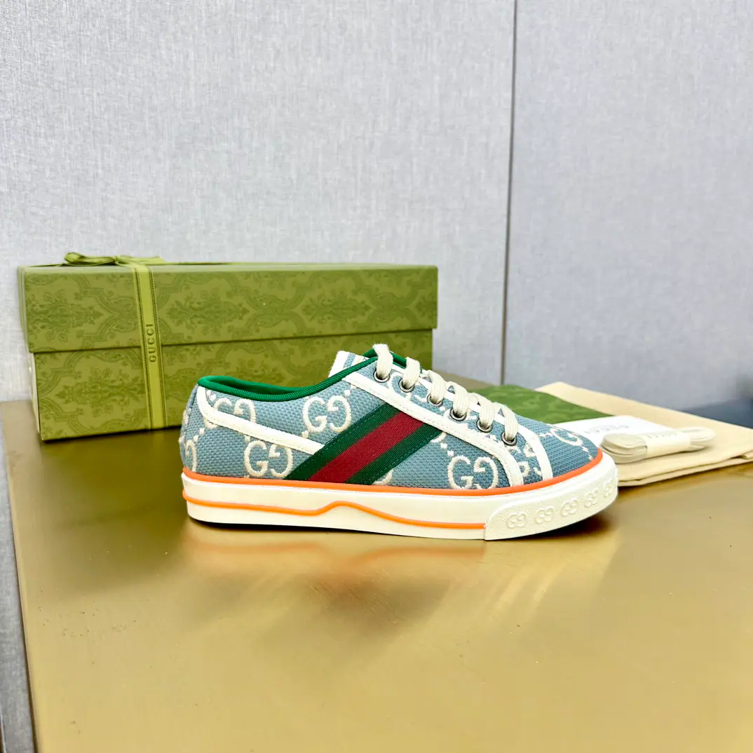 Plant price: Top Version Women/Men GUCCI Guch.2026The latest classic.1977You're a low-life guy.GShoe., Original purchase, 1: 1Development, Original set, process. Size: 35-45/45I'll make sure I don't change it., Advance.. ……New package……