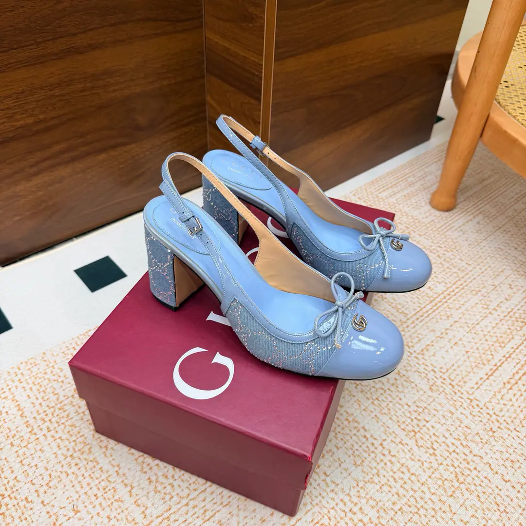 2026S Spring and summer.GucciNew sum The iron is thick. Shoes. The shoes are the most classic.Logo, The suction is behind the pressure., I'd better wear two pairs of shoes and wear pants.👖And dress.👗There's no harm in getting in and out of any place.🩵High-quality cortex kittens and silver bright spots are more than comparable to the impact of visual shocks., Elegance and knowledge blend., A pair of shoes meets the demands of the fairies., The most beautiful of all.🩶 Shoe.: Goki!/Layout（- The drill.） He's tall.: 8cm Otsumi!: That's a big one. Codes: 35-41（40, 41, 42Custom）