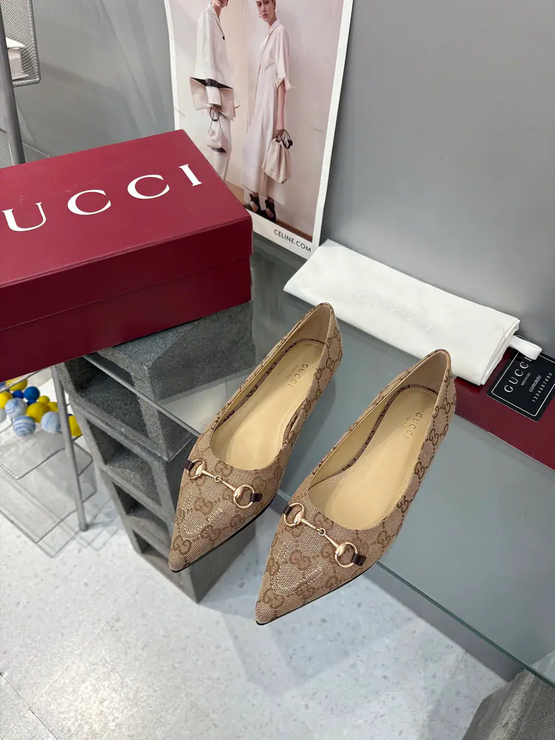 Plant prices Guch. Guccⅰ Classic girl shoes.:Original version 1-to-1 development, The shoes are carefully tuned., The fabric is original..Import of sheep skin.The plate is a hardware dish.GGButton It's so delicate and impeccable.！ Lamb skin.: Inside and on foot. He's tall.:Flat Codes, 35-42（40.41 42Make a reservation.） Italy is a big-ass country., Original Packaging ！