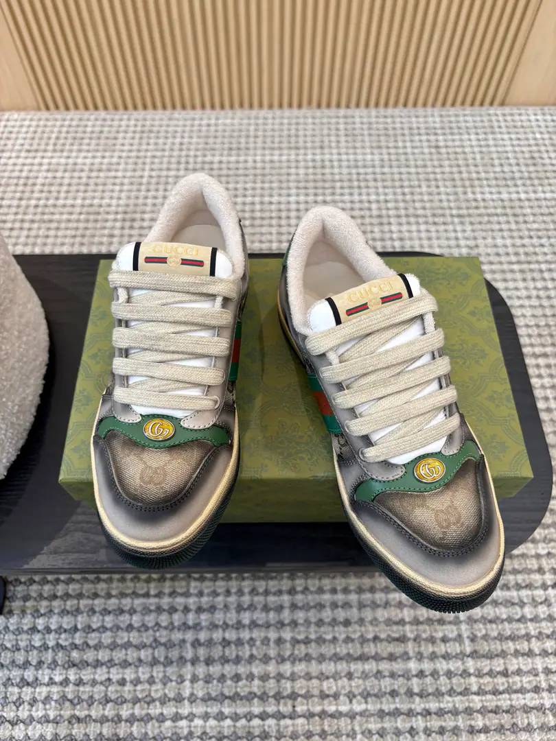 Gucci——The latest ever-grading sneakers.. Leisure shoes.. Little dirty shoes.~~ ZPDevelop plain version. Metal binaryGCrystal cylinder. 3DSprays are slowly turning colored and ancient.~~ Original syrup of the pastry of the cattle., 3DThe spray is the old process., The original air towels are inside., The foot-stamping emulsion., OriginalTPUOtsumi!(Lower width, Upper Narrow) 35—40Positive