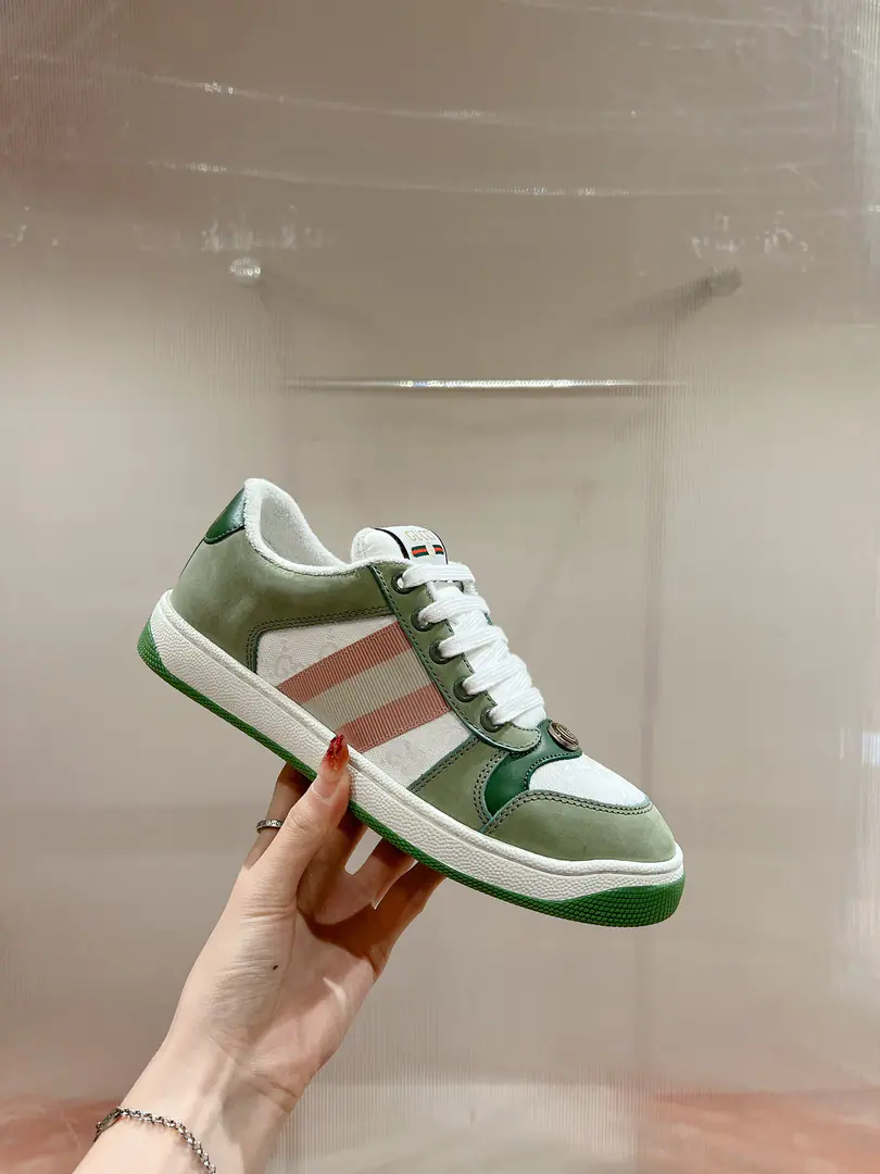 🅿️ Gucci————Requisition version GGThe series makes old dirty shoes.-The money comes in.！ Ten to nine, I'll pay. Current！Current！Current！New Colour Plus Push-Market terminal version！ Procuring original development….Fabulous. Material Otsumi! Details are random.！ The model Schwartz is one-by-one, and the drill is one-by-one......Metal cherry locket.……Metal binaryGCrystal cylinders……GucciOriginal custom-made narrowband…… Super Flash Series—Flash diamond chain..Cherry decorations can be removed, One to two, one to two, one., ♪ To promote your personality ♪ Skins of colored cattle..The handwork is very qualitative., Bring your own sense of excellence.！ I'll do the details., I'll take a line.. The original towel is more delicate and soft and more comfortable., Pocket Steel Double OriginalTPUOtsumi!(Lower width, Upper Narrow) Appendible packaging⭐️ Codes: Women35-40 Men39-44（Women41 Men45Custom）