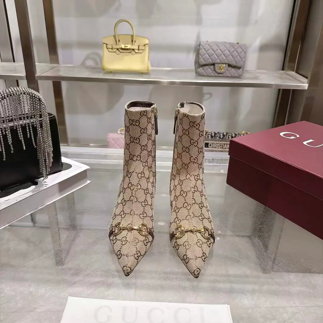 【Long-term.】New paragraph！Guch. Guccⅰ Classic girl shoes.:Original version 1-to-1 development, The shoes are carefully tuned., The fabric is original..Import cattle and sheep..The plate is a hardware dish.GGButton It's so delicate and impeccable.！ Lamb skin.: Inside and on foot. He's tall.:5.5 Codes, 35-42（40.41 42Make a reservation.） Italy is a big-ass country., Original Packaging ！ Plant straight.