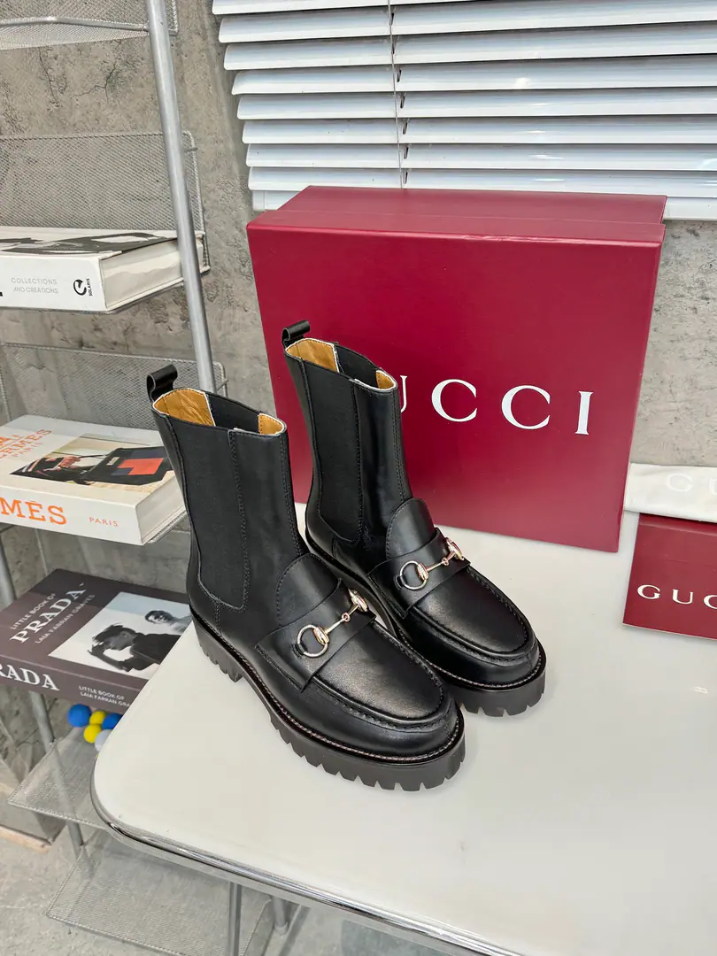 Plant prices GUCCI New Gucci. Fashion is a big deal. A smart fashion with round-shoe head and so on. Fabulous.: Importing cow-flailed skin. Uchi.: Foot. Import of sheep skin Italy is a big-ass country. Codes:35—42Code Remarks: 40 41 42 Do it.