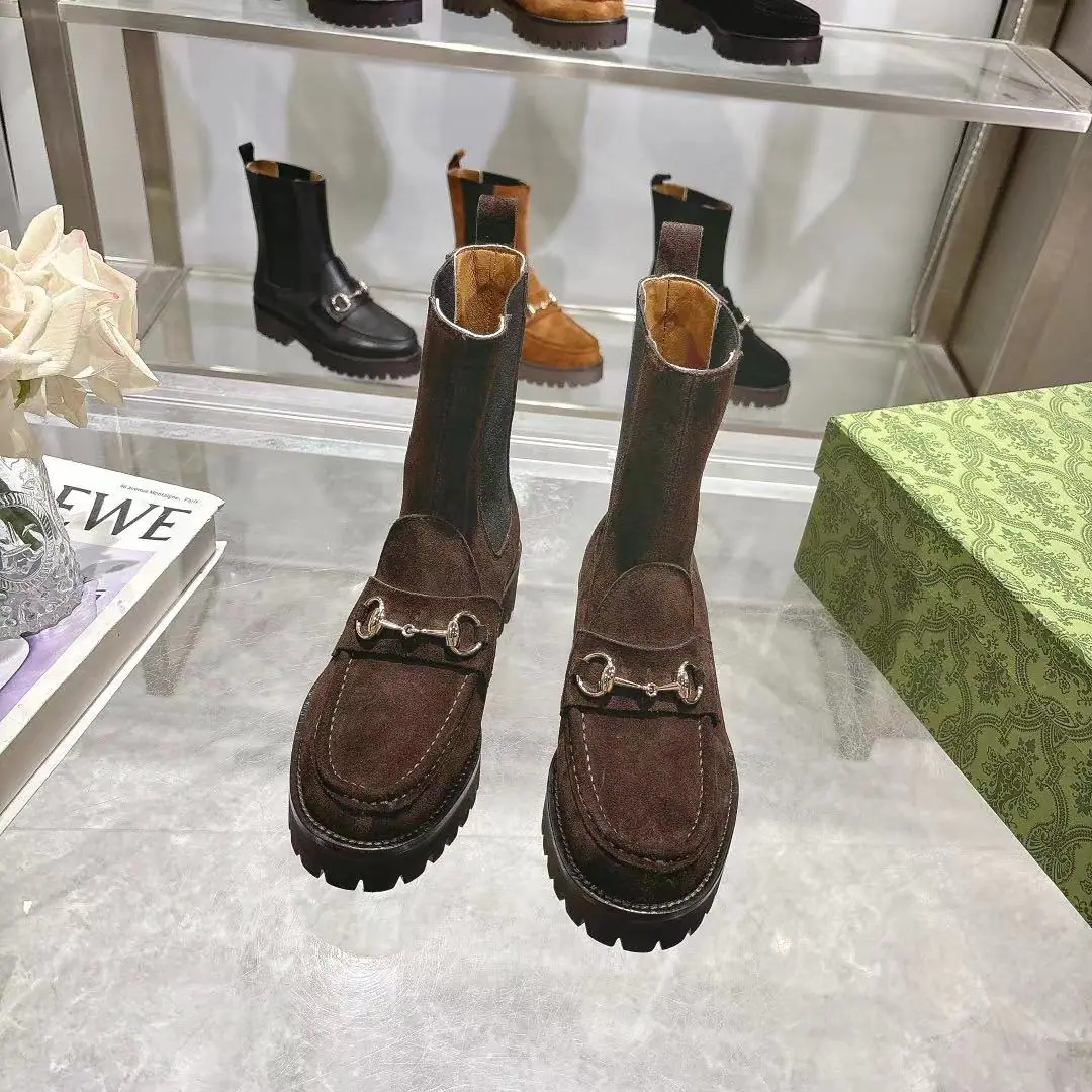 Long-term. 7Inch boots. GUCCI Guch. Fashion is a big deal. A smart fashion with round-shoe head and so on. Fabulous.: Importing cow-flailed skin. Uchi.: Foot. Import of sheep skin Italy is a big-ass country. Codes:35—42Code Remarks: 40 41 42 Do it. Plant straight.
