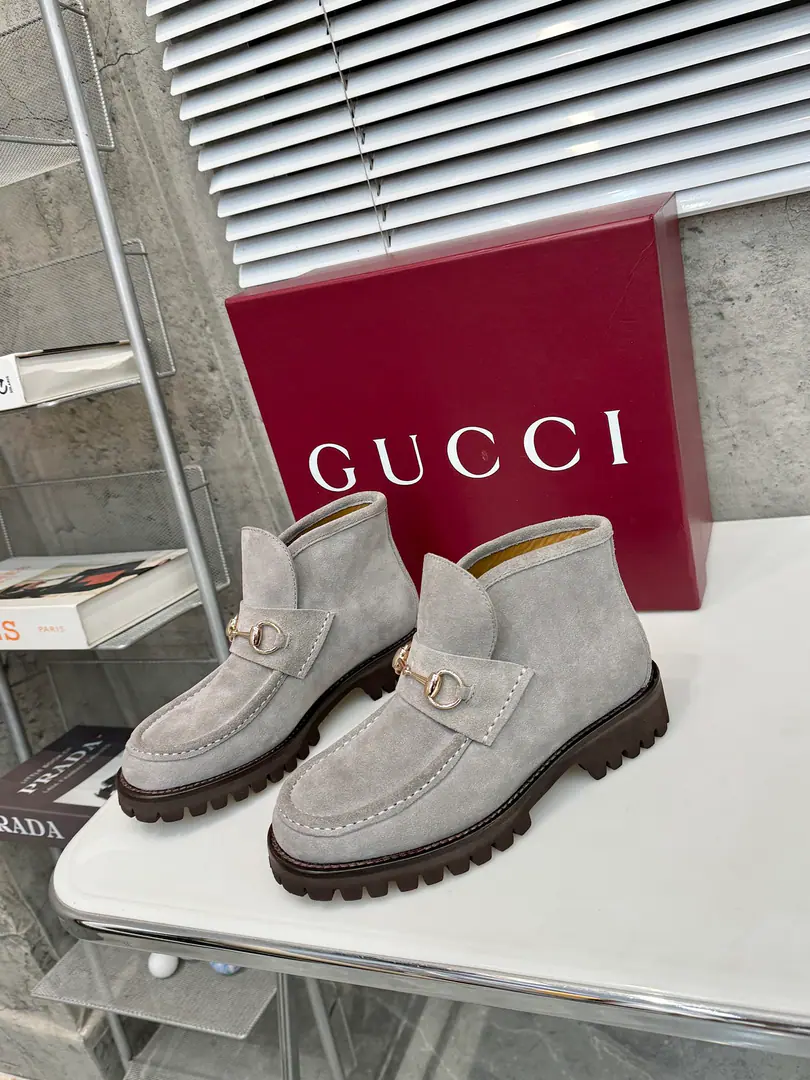 Plant prices 4Inch boots. GUCCI Guch. Fashion is a big deal. A smart fashion with round-shoe head and so on. Fabulous.: Import calf, skin. Uchi.: Foot. Import of sheep skin The base plate is one-to-one. Codes:35—42Code Remarks: 40 41 42 Do it.