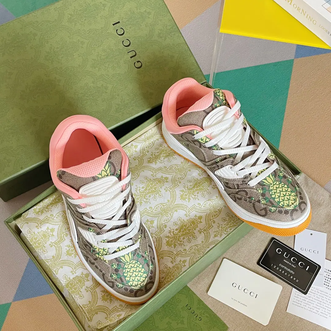 Top Version Gucci Gustz!BasketThe Goose Lover Movement. Basketball shoes. The original is bought to the bottom of a single-size model., Film development for goods2022LatestBasketThe couple's football shoes were hit by the most popular star money this summer. The neutral unique design is perfect for the current and fashion., Enjoy the color of the joy of the collision., I feel like a father's shoe. Rubber interbutted doubleGEmbellishment The visual pleasure of the color-shock design., Light up the whole thing.. The motor-like inspiration comes from90The basketball shoes.. This high-end shoe is integrated into the iconic elements and details., Show me the way you express yourself in the field of aesthetics.. Shoes mix with colored flour., Combining with a slight old effect Send a cabinet for fine packaging🛍📦 ▪️Fabulous.: The original version of the multiple material mixes of specific cattle skins ▪️Uchi.: Into the air network. ▪️Shoes under the sole.: Original OpenTPUDouble Base ▪️Bottom: 3CM ▪️Size: Female35-40/Men39-45