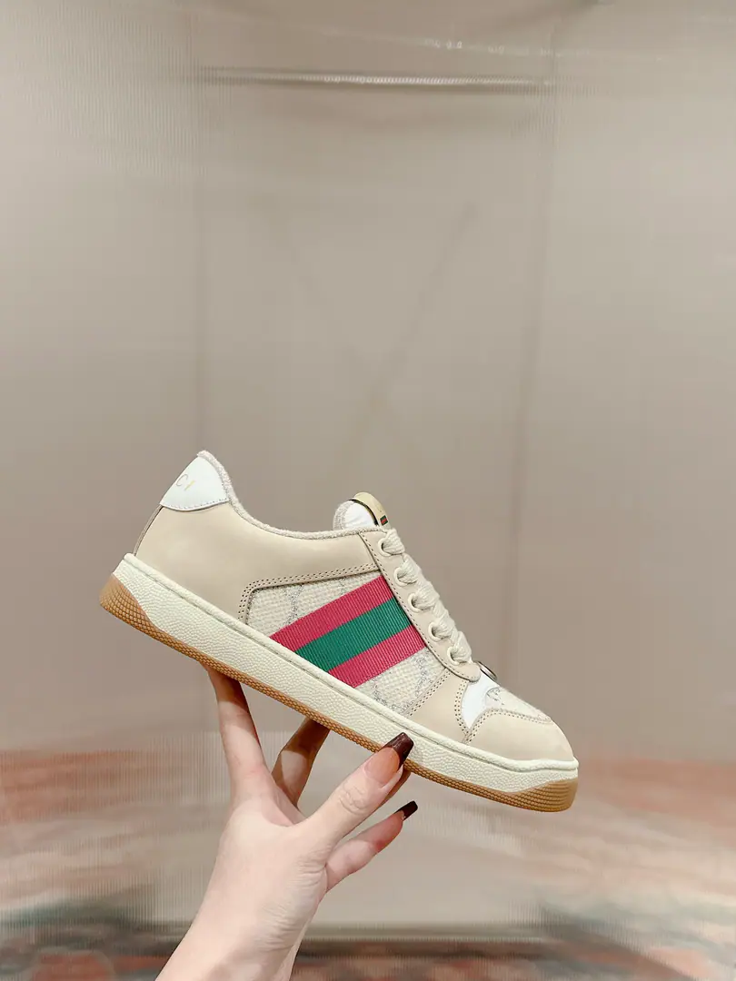 🅿️ Gucci————Requisition version GGThe series makes old dirty shoes.-The money comes in.！ Ten to nine, I'll pay. Current！Current！Current！New Colour Plus Push-Market terminal version！ Procuring original development….Fabulous. Material Otsumi! Details are random.！ The model Schwartz is one-by-one, and the drill is one-by-one......Metal cherry locket.……Metal binaryGCrystal cylinders……GucciOriginal custom-made narrowband…… Super Flash Series—Flash diamond chain..Cherry decorations can be removed, One to two, one to two, one., ♪ To promote your personality ♪ Skins of colored cattle..The handwork is very qualitative., Bring your own sense of excellence.！ I'll do the details., I'll take a line.. The original towel is more delicate and soft and more comfortable., Pocket Steel Double OriginalTPUOtsumi!(Lower width, Upper Narrow) Appendible packaging⭐️ Codes: Women35-40 Men39-44（Women41 Men45Custom）