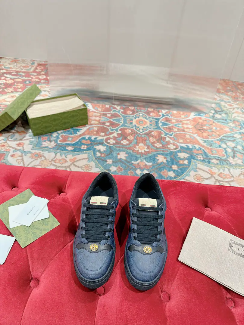 Couple money. Gucci————Requisition version NFCBring a clean chip. GGThe series makes old dirty shoes.-The New Year's Bill is coming.！ Ten to nine, I'll pay. New Colour Plus Push-Market terminal version！ Procuring original development….Fabulous. Material Otsumi! Details are random.！ The model Schwartz is one-by-one, and the drill is one-by-one......Metal cherry locket.……Metal binaryGCrystal cylinders……GucciOriginal custom-made narrowband…… Super Flash Series—Flash diamond chain..Cherry decorations can be removed, One to two, one to two, one., ♪ To promote your personality ♪ Skins of colored cattle..The handwork is very qualitative., Bring your own sense of excellence.！ I'll do the details., I'll take a line.. The original towel is more delicate and soft and more comfortable., Pocket Steel Double Colour Packet process Solid locking practices Fabulous.:OriginalGGBrush/Silk cow skin. Otsumi!:OriginalTPUOtsumi!(Lower width, Upper Narrow) European package…… Female35—40（34 41I'll make sure I don't change it.） 39-44（38 45I'll make sure I don't change it.） Men＋10