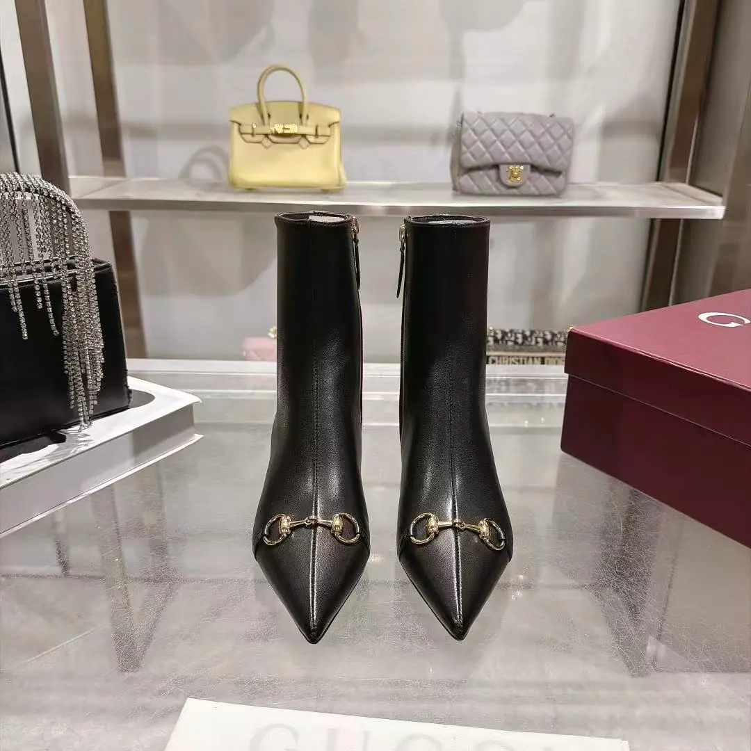 【Long-term.】New paragraph！Guch. Guccⅰ Classic girl shoes.:Original version 1-to-1 development, The shoes are carefully tuned., The fabric is original..Import cattle and sheep..The plate is a hardware dish.GGButton It's so delicate and impeccable.！ Lamb skin.: Inside and on foot. He's tall.:5.5 Codes, 35-42（40.41 42Make a reservation.） Italy is a big-ass country., Original Packaging ！ Plant straight.