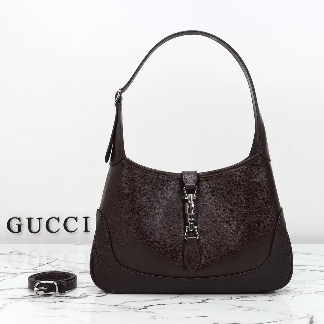🌟🌟GUCCICounter Quality, Original factory skin, Paragraph863136Brown leather./In the sheep's skin.🎈🎈🎈Dimensions: Kuan31.5xHigh21xSide Wide5cm. 🎉🎉🎉Out-of-pocket shipment！