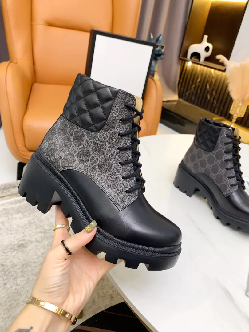 🌼 New Gugi.GUCCI It's on sale... The ancient English wind., HeadsLOGOLabel Decoration. He's tall.: 6cm Fabulous.: Imported cattle skin/Open the beads. Foot.: The upgrade of the cattle. Colours: Black Codes: 34-42#