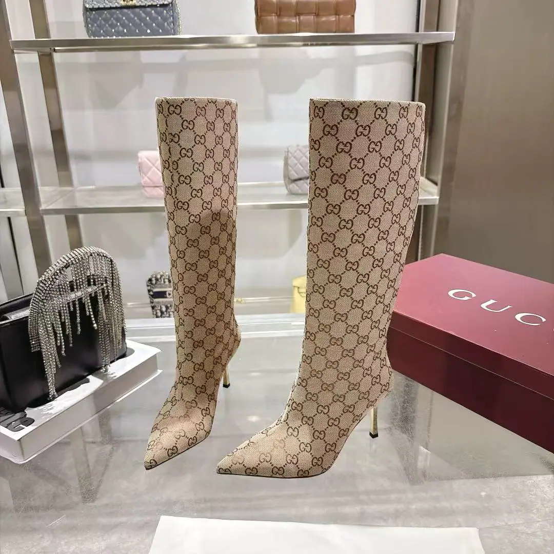【Long-term.】New paragraph！Guch. Guccⅰ Classic girl shoes.:Original version 1-to-1 development, The shoes are carefully tuned., The fabric is original..Import cattle and sheep..The plate is a hardware dish.GGButton It's so delicate and impeccable.！ Lamb skin.: Inside and on foot. He's tall.:8.5 Codes, 35-42（40.41 42Make a reservation.） Italy is a big-ass country., Original Packaging ！ Plant straight.