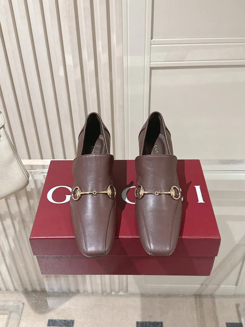 Top Quality Gucci GalleriaSeries｜Classic horse-stamped and lyver shoes. I'm gonna fix my little shoes.～Double shoes.GOld flower fabric./Lamb skin., The logo is a gold cut.+ Match6.5cmBold～And you're just fine with grace and grace.～It's not gonna affect the atmosphere or the comfort. It's a combination of commuting formality and graceful resonance.！High and impressive. He's so tall and thin and he's not tired.～On the upper foot, stretch the legs and increase the height ratio.！The daily commutes fit in a variety of styles. It's definitely the most important high-shelfed shoe in the women's locker in the job.👠 Shoe.: Use sheep skin./DoubleGOld flower fabric. Littre: In the sheep's skin./Foot. Shoes under the sole.: That's a big one. He's tall.: 6.5cm Heel. Size: 35-42（40 41 42Make a no-refund order.）