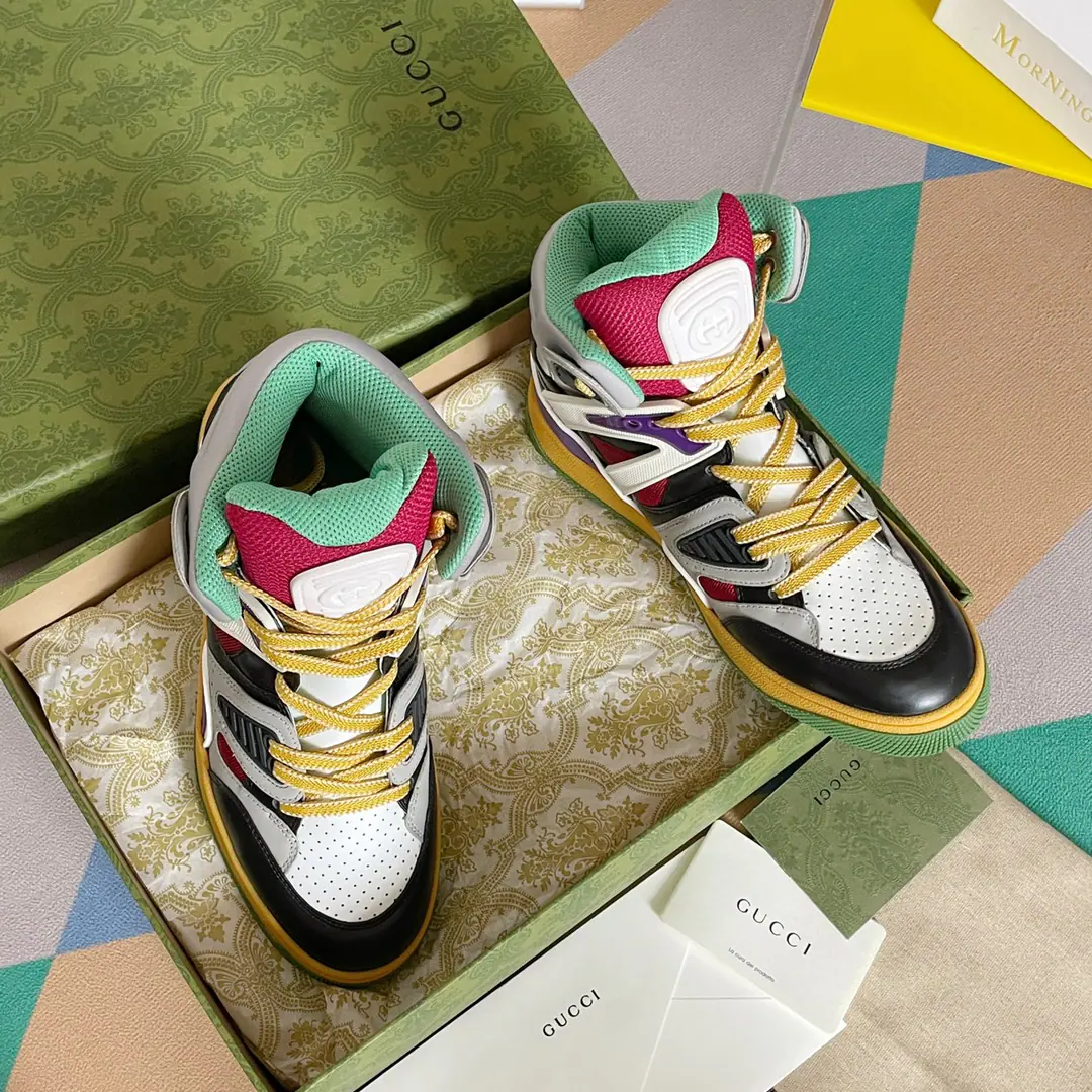 High Version:Ko Gang! Gucci Gustz!BasketThe Goose Lover Movement. Basketball shoes. The original is bought to the bottom of a single-size model., Film development for goods2021LatestBasketThe couple's football shoes were hit by the most popular star money this summer. The neutral unique design is perfect for the current and fashion., Enjoy the color of the joy of the collision., I feel like a father's shoe. Rubber interbutted doubleGEmbellishment The visual pleasure of the color-shock design., Light up the whole thing.. The motor-like inspiration comes from90The basketball shoes.. This high-end shoe is integrated into the iconic elements and details., Show me the way you express yourself in the field of aesthetics.. Shoes mix with colored flour., Combining with a slight old effect Send a cabinet for fine packaging🛍📦 ▪️Fabulous.: Imports of specific cattle skins in original form ▪️Uchi.: Inside the air network. ▪️Shoes under the sole.: Original version to open ▪️Size: Women35-40 / Men38-45