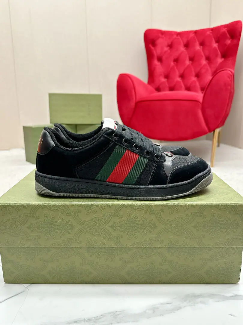 Gucci————Requisition version GGThe series makes old dirty shoes.-The money comes in.！ Ten to nine, I'll pay. Current！Current！Current！New Colour Plus Push-Market terminal version！ Procuring original development….Fabulous. Material Otsumi! Details are random.！ The model Schwartz is one-by-one, and the drill is one-by-one......Metal cherry locket.……Metal binaryGCrystal cylinders……GucciOriginal custom-made narrowband…… Super Flash Series—Flash diamond chain..Cherry decorations can be removed, One to two, one to two, one., ♪ To promote your personality ♪ Skins of colored cattle..The handwork is very qualitative., Bring your own sense of excellence.！ I'll do the details., I'll take a line.. The original towel is more delicate and soft and more comfortable., Pocket Steel Double OriginalTPUOtsumi!(Lower width, Upper Narrow) Appendible packaging⭐️ Codes: Women35-40 Men39-44（Women41 Men45 Custom）