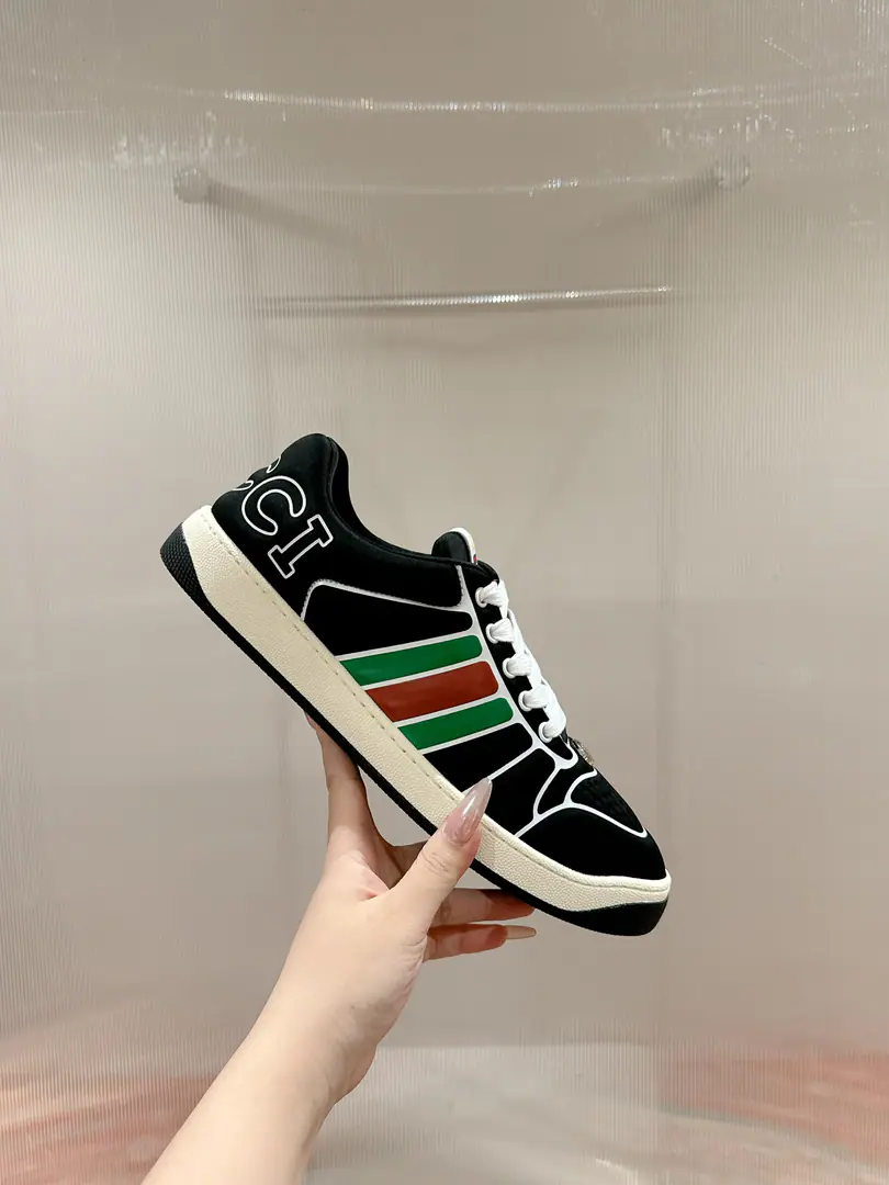 🅿️ Gucci————Requisition version GGThe series makes old dirty shoes.-The money comes in.！ Ten to nine, I'll pay. Current！Current！Current！New Colour Plus Push-Market terminal version！ Procuring original development….Fabulous. Material Otsumi! Details are random.！ The model Schwartz is one-by-one, and the drill is one-by-one......Metal cherry locket.……Metal binaryGCrystal cylinders……GucciOriginal custom-made narrowband…… Super Flash Series—Flash diamond chain..Cherry decorations can be removed, One to two, one to two, one., ♪ To promote your personality ♪ Skins of colored cattle..The handwork is very qualitative., Bring your own sense of excellence.！ I'll do the details., I'll take a line.. The original towel is more delicate and soft and more comfortable., Pocket Steel Double OriginalTPUOtsumi!(Lower width, Upper Narrow) Appendible packaging⭐️ Codes: Women35-40 Men39-44（Women41 Men45 Custom）