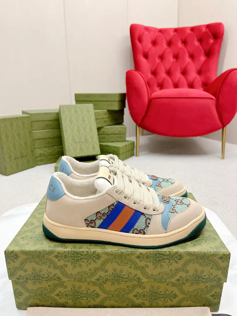 Women Gucci————Requisition version GGThe series makes old dirty shoes.-The money comes in.！ Ten to nine, I'll pay. Current！Current！Current！New Colour Plus Push-Market terminal version！ Procuring original development….Fabulous. Material Otsumi! Details are random.！ The model Schwartz is one-by-one, and the drill is one-by-one......Metal cherry locket.……Metal binaryGCrystal cylinders……GucciOriginal custom-made narrowband…… Super Flash Series—Flash diamond chain..Cherry decorations can be removed, One to two, one to two, one., ♪ To promote your personality ♪ Skins of colored cattle..The handwork is very qualitative., Bring your own sense of excellence.！ I'll do the details., I'll take a line.. The original towel is more delicate and soft and more comfortable., Pocket Steel Double OriginalTPUOtsumi!(Lower width, Upper Narrow) Appendible packaging⭐️ Codes: Women35-40 （Women41 Custom）