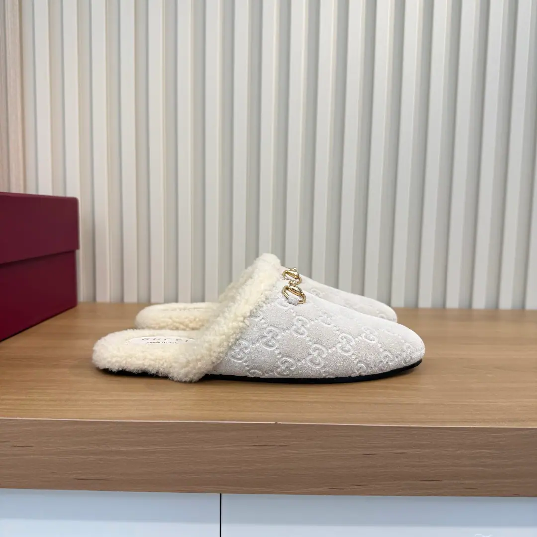 Plant price （35-42） Gucci SignalPrincetownThe slippers are in their elegant outline., The most sophisticated material and the classic title of the horse.. This model is in doubles.GThe definition of the fur and the merino wool line.. DoubleGMarking Flat That's a big one.