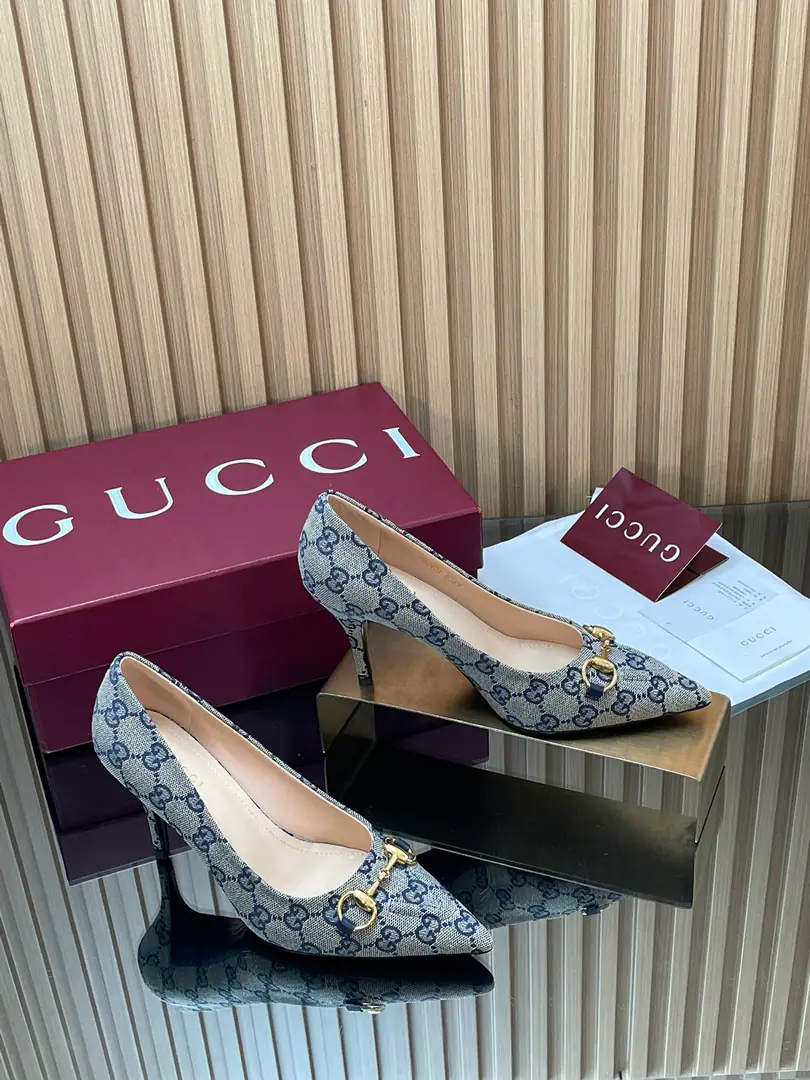 2025Autumn🔥GHome new money.🛒GUcc𝐢The horse's ace and a shallow mouth and a high-end, sharp-head shoe.🆕ImportsG G♨Skins.♨Female shoes.️ 🆕Old flower.GBoo-hee-hee-hee-hee-hee-hee-hee-hee-ya-ya-ya-ya-ya-ya-ya-ya-ya-ya!🔥🔥Plant price Skins of the fabric.🔥🔥 🆙Top Version, Welcome.👏🆚That's right.. Original1:1Repeat Attention.⚠️Please accept our pledge.🆙 ▫️Shoe.: Imports are high.G GSkins. Old flower.GBrush ▫️Uchi./Foot.: Full-cut, high-end lamb skin. ▫️Shoes under the sole.: Italian top is a skin. ▫️He's tall.: 8.5cm 4.5 cm ▫️Match: 35-42（41/40/42I'll make sure I don't change it.） ▫️Packaging: Original full red packaging GucciThe whole new lady's shoe series is in a very elegant form.. This is a new version of the classic brand., The sharpshoes and the cone heels are more than just a little more stale.👏😎