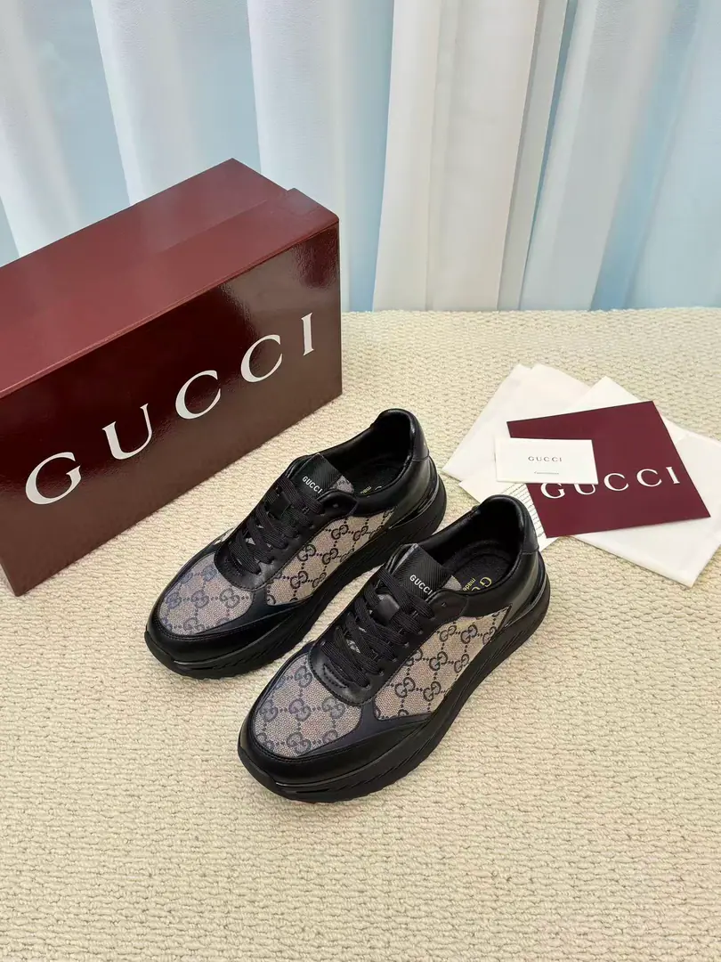 GucciSeries, Market exclusive version. The classic collision with fashion., The shoes are so smart and blending leather with the branding of old flowers., I'm not sure if I can get a full recognition.. Very delicate.GucciIdentification of the suffix details, Showing luxury.. While the thick sub-design adds to the flu,, And bring comfort to the dress experience.. It's either walking on the streets or moving across the city., It makes you a focus.. Have it., Start your fashion trip.！ 39-45