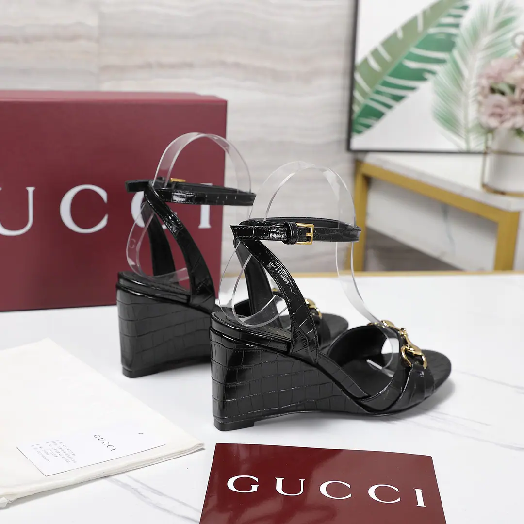 🌸GucciMaximum Version！ 💯💯／2026Summer New Money The bumper heel sandals. Requisition level, Top Quality！👏 Original purchase1:1Top Cycling！ Material andYText Same Very good. 👍 It's comparable.ZGNo Gap✌ ️This high heels is now a classic brand., Inspired by the...GuccioGucciThe initials of the gentleman's name and initials of the chain of elements of the treasure are the same as the brand for the shoe.. ·Brands use different knittings and coloring to inject modern essence into classic slippers.. It's a classic to have a chain of diamonds.. Fabulous.: Imported cattle skin Uchi.: Imports of sheep's skin He's tall.: 8CM Otsumi!: Italy is a big-ass country.. Codes: 35-41（41.42Do it.） Full original package！