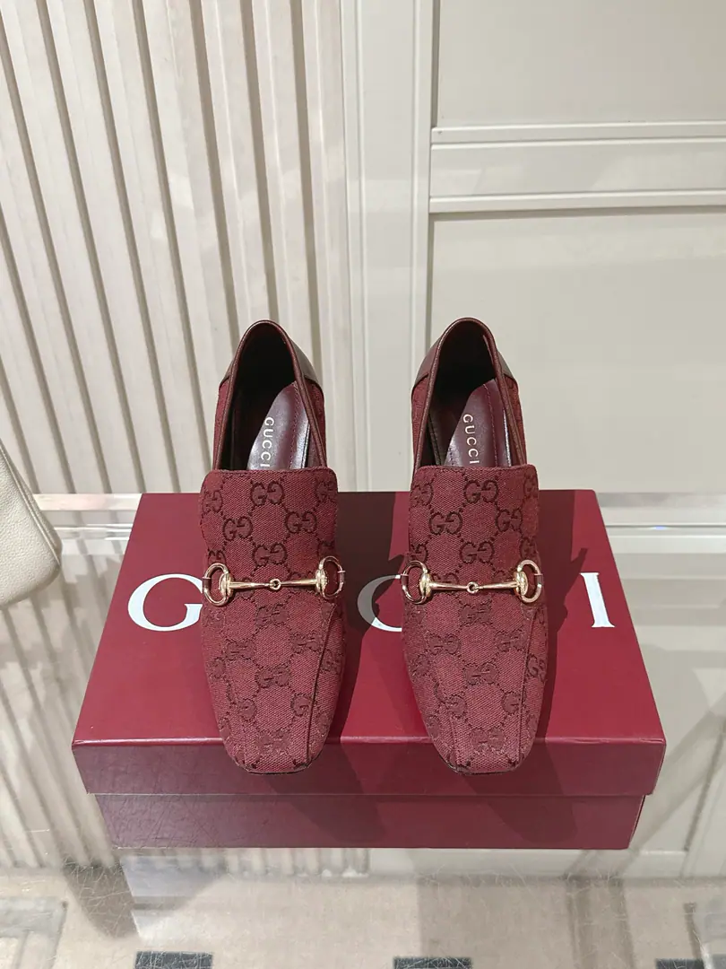 Top Quality Gucci GalleriaSeries｜Classic horse-stamped and lyver shoes. I'm gonna fix my little shoes.～Double shoes.GOld flower fabric./Lamb skin., The logo is a gold cut.+ Match10cmBold～And you're just fine with grace and grace.～It's not gonna affect the atmosphere or the comfort.～ It's a combination of commuting formality and graceful resonance.！High and impressive. He's so tall and thin and he's not tired.～On the upper foot, stretch the legs and increase the height ratio.！The daily commutes fit in a variety of styles. It's definitely the most important high-shelfed shoe in the women's locker in the job.👠 Shoe.: Use sheep skin./DoubleGOld flower fabric. Littre: In the sheep's skin./Foot. Shoes under the sole.: That's a big one. He's tall.: 10cm Heel. Size: 35-42（40 41 42Make a no-refund order.）