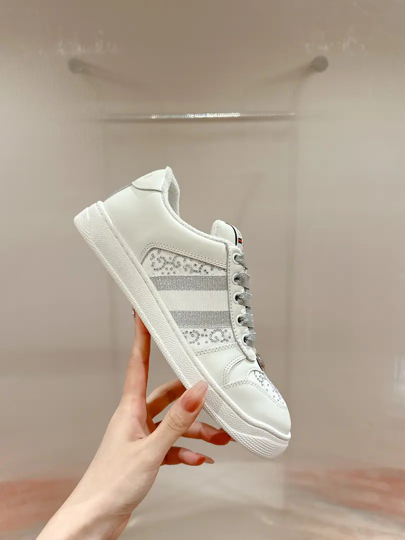 🅿️ Gucci————Requisition version GGThe series makes old dirty shoes.-The money comes in.！ Ten to nine, I'll pay. Current！Current！Current！New Colour Plus Push-Market terminal version！ Procuring original development….Fabulous. Material Otsumi! Details are random.！ The model Schwartz is one-by-one, and the drill is one-by-one......Metal cherry locket.……Metal binaryGCrystal cylinders……GucciOriginal custom-made narrowband…… Super Flash Series—Flash diamond chain..Cherry decorations can be removed, One to two, one to two, one., ♪ To promote your personality ♪ Skins of colored cattle..The handwork is very qualitative., Bring your own sense of excellence.！ I'll do the details., I'll take a line.. The original towel is more delicate and soft and more comfortable., Pocket Steel Double OriginalTPUOtsumi!(Lower width, Upper Narrow) Appendible packaging⭐️ Codes: Women35-40 （Women41 Custom）
