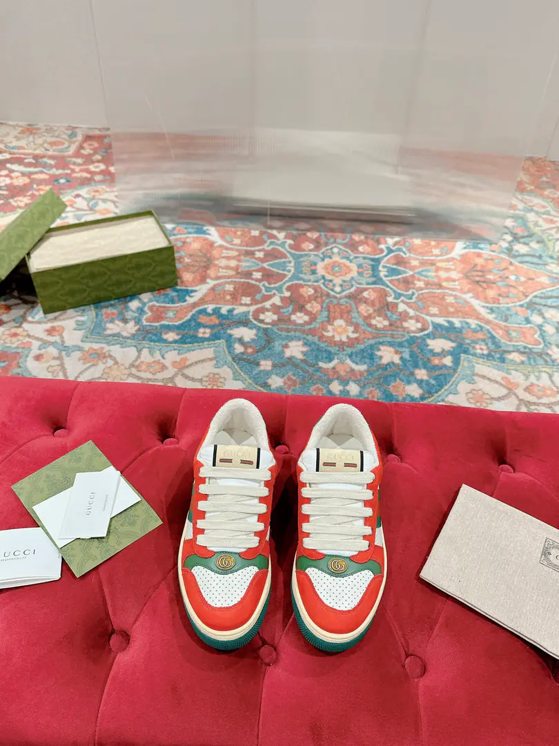 Couple money. Gucci————Requisition version NFCBring a clean chip. GGThe series makes old dirty shoes.-The New Year's Bill is coming.！ Ten to nine, I'll pay. New Colour Plus Push-Market terminal version！ Procuring original development….Fabulous. Material Otsumi! Details are random.！ The model Schwartz is one-by-one, and the drill is one-by-one......Metal cherry locket.……Metal binaryGCrystal cylinders……GucciOriginal custom-made narrowband…… Super Flash Series—Flash diamond chain..Cherry decorations can be removed, One to two, one to two, one., ♪ To promote your personality ♪ Skins of colored cattle..The handwork is very qualitative., Bring your own sense of excellence.！ I'll do the details., I'll take a line.. The original towel is more delicate and soft and more comfortable., Pocket Steel Double Colour Packet process Solid locking practices Fabulous.:OriginalGGBrush/Silk cow skin. Otsumi!:OriginalTPUOtsumi!(Lower width, Upper Narrow) European package…… Female35—40（34 41I'll make sure I don't change it.） 39-44（38 45I'll make sure I don't change it.） Men＋10