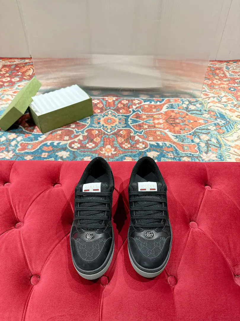 Couple money. Gucci————Requisition version NFCBring a clean chip. GGThe series makes old dirty shoes.-The New Year's Bill is coming.！ Ten to nine, I'll pay. New Colour Plus Push-Market terminal version！ Procuring original development….Fabulous. Material Otsumi! Details are random.！ The model Schwartz is one-by-one, and the drill is one-by-one......Metal cherry locket.……Metal binaryGCrystal cylinders……GucciOriginal custom-made narrowband…… Super Flash Series—Flash diamond chain..Cherry decorations can be removed, One to two, one to two, one., ♪ To promote your personality ♪ Skins of colored cattle..The handwork is very qualitative., Bring your own sense of excellence.！ I'll do the details., I'll take a line.. The original towel is more delicate and soft and more comfortable., Pocket Steel Double Colour Packet process Solid locking practices Fabulous.:OriginalGGBrush/Silk cow skin. Otsumi!:OriginalTPUOtsumi!(Lower width, Upper Narrow) European package…… Female35—40（34 41I'll make sure I don't change it.） 39-44（38 45I'll make sure I don't change it.） Men＋10