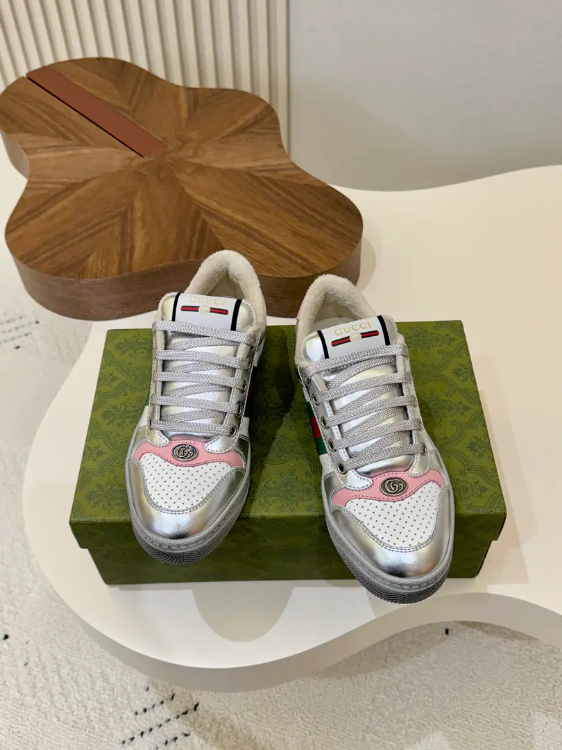 Gucci——The latest couple's sneakers.. Leisure shoes.. Little dirty shoes.~~ ZPDevelop plain version. Metal binaryGCrystal cylinder. I'll make old old corned noodles.~~ Original syrup of the pastry of the cattle., I'm doing the old process., The original air towels are inside., The foot-stamping emulsion., OriginalTPUOtsumi!(Lower width, Upper Narrow) 35—40/39—45Positive