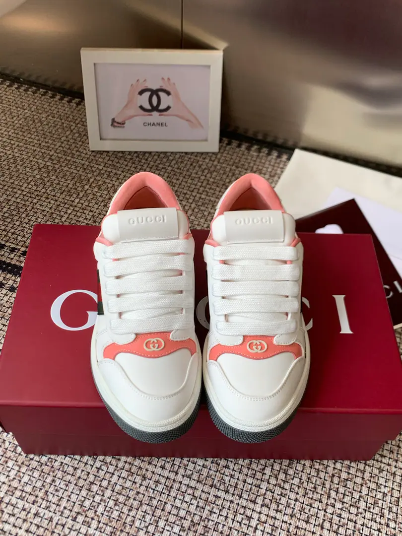 Female GUCCINew paragraph🆕Low Gang Sports Shoes Series®The old dirty shoes.〰️🔜This sneakers.70The classic sports shoes are the inspirational prototype.🔸The ancient school style and the face style of the nostalgia costumes have been in the air for decades., The concerts of different styles have inspired them.➰Use leather and classics.GGThe canvass are mixed., Decorative strips and retrogradesGuc～iMarking, After special treatment, The whole thing is a natural thing.. Size: 35-40（40Make a reservation.）