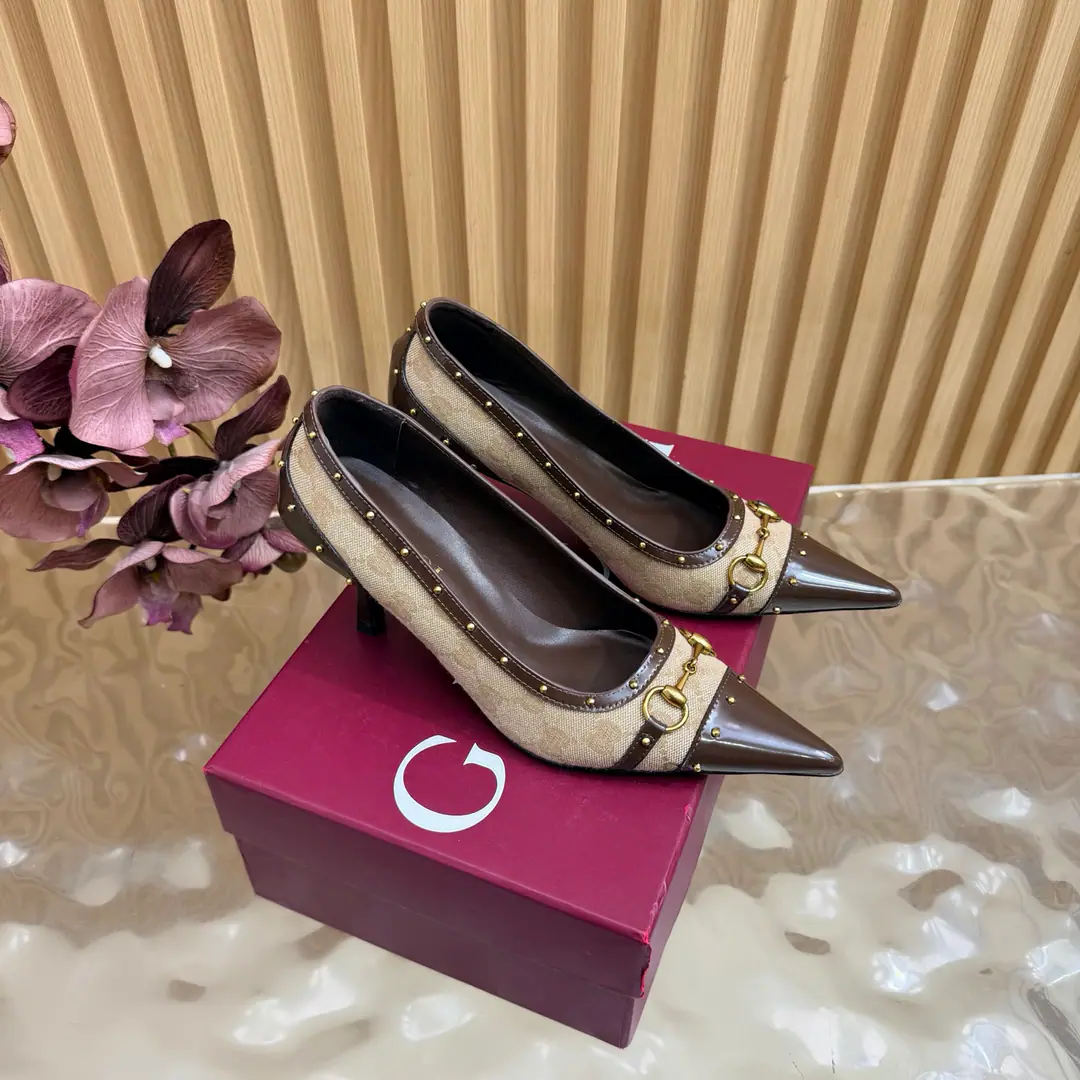 2026S Spring and summer.GucciNew stunned, high-head heels. The shoes are the most classic.Logo, The suction is behind the pressure., I'd better wear two pairs of shoes and wear pants.👖And dress.👗There's no harm in getting in and out of any place.🩵High-quality cortex kittens and silver bright spots are more than comparable to the impact of visual shocks., Elegance and knowledge blend., A pair of shoes meets the demands of the fairies., The most beautiful of all.🩶 Shoe.: Velvet./Layout Otsumi!: That's a big one. Codes: 35-41（40, 41, 42Custom）