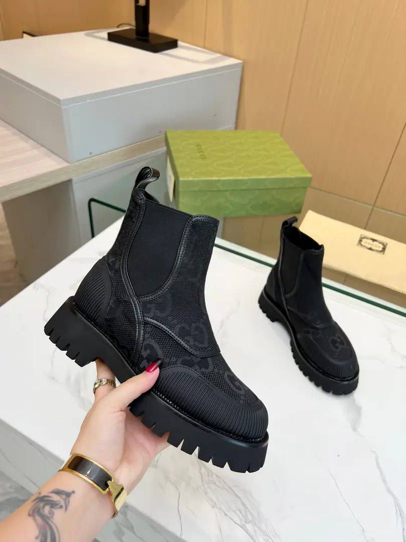❤️ Men+10 2023GucciShoes with bare canvas., One against one.. It's for the fall.. The newest model of the new system is the perfect style of a street bomb, which is cool. C♪ The fashionable one ♪ I'll bring my old and classic shoes. I'm so tired of watching.. Original inverted model, model, Importing high-end knitted fabrics display a delicate sense of quality.！The original version of the big bottom.EVABubble-resistant grinding bottom.+Head back and forth.. The upper foot is easy and comfortable.. Codes:Women35-41 Men39-46＃