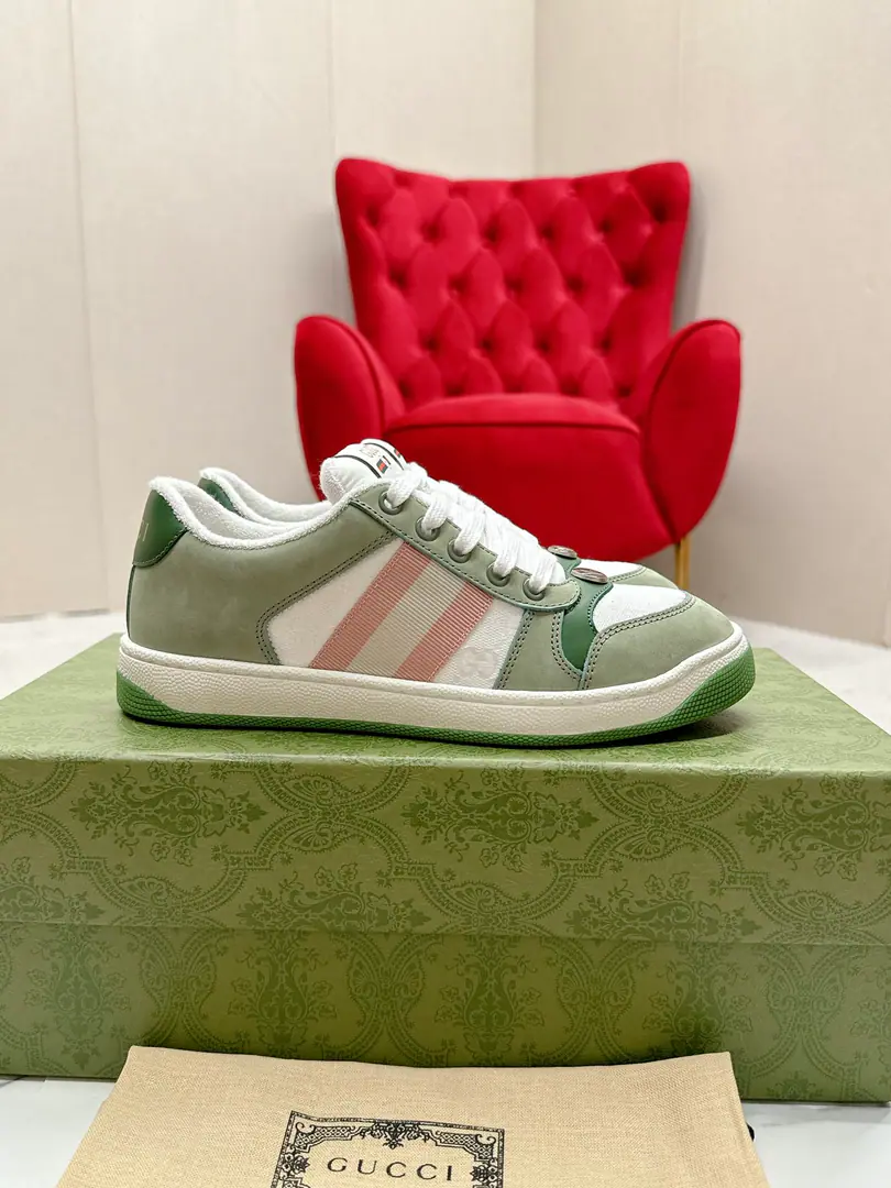 Gucci————Requisition version GGThe series makes old dirty shoes.-The money comes in.！ Ten to nine, I'll pay. Current！Current！Current！New Colour Plus Push-Market terminal version！ Procuring original development….Fabulous. Material Otsumi! Details are random.！ The model Schwartz is one-by-one, and the drill is one-by-one......Metal cherry locket.……Metal binaryGCrystal cylinders……GucciOriginal custom-made narrowband…… Super Flash Series—Flash diamond chain..Cherry decorations can be removed, One to two, one to two, one., ♪ To promote your personality ♪ Skins of colored cattle..The handwork is very qualitative., Bring your own sense of excellence.！ I'll do the details., I'll take a line.. The original towel is more delicate and soft and more comfortable., Pocket Steel Double OriginalTPUOtsumi!(Lower width, Upper Narrow) Appendible packaging⭐️ Codes: Women35-40 Men39-44（Women41 Men45 Custom）