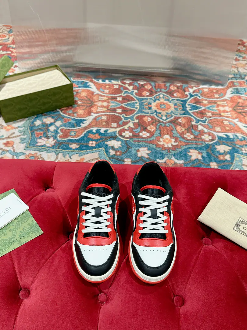 Female 【GHome. Couple top version 】 Gucci2023The morning spring.GHome. The latest blast.MAC80 Sports shoes Couple money. Leisure Retro. Old 🌸🌸🌸 Original procurement development Make the goods. Gustz!MAC80New Exploded Series A delicate, small, interlocking pair.GThe logo romanticizes the aesthetics of this series.. Use the white and white bean leather., The ancient inspiration is a combination of sneakers., ♪ The brand brand brand branding ♪. Send a cabinet for fine packaging🛍📦 ▪️Fabulous.:Original customized import of head-level cattle skin ▪️Uchi.:The original customizes the import of the air network. ▪️Otsumi!:Original Open-Screen Double ColourTPUOtsumi! ▪️Codes:Female35-40 Men39-44