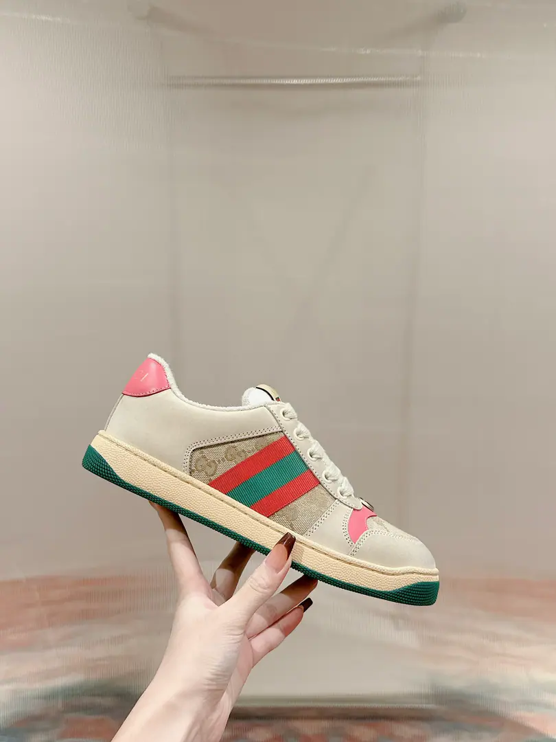 🅿️ Gucci————Requisition version GGThe series makes old dirty shoes.-The money comes in.！ Ten to nine, I'll pay. Current！Current！Current！New Colour Plus Push-Market terminal version！ Procuring original development….Fabulous. Material Otsumi! Details are random.！ The model Schwartz is one-by-one, and the drill is one-by-one......Metal cherry locket.……Metal binaryGCrystal cylinders……GucciOriginal custom-made narrowband…… Super Flash Series—Flash diamond chain..Cherry decorations can be removed, One to two, one to two, one., ♪ To promote your personality ♪ Skins of colored cattle..The handwork is very qualitative., Bring your own sense of excellence.！ I'll do the details., I'll take a line.. The original towel is more delicate and soft and more comfortable., Pocket Steel Double OriginalTPUOtsumi!(Lower width, Upper Narrow) Appendible packaging⭐️ Codes: Women35-40 （Women41 Custom）
