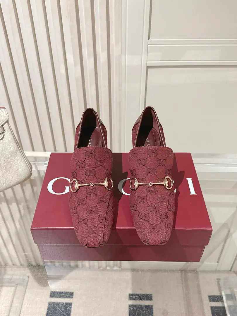 Top Quality Gucci GalleriaSeries｜Classic horse-stamped and lyver shoes. I'm gonna fix my little shoes.～Double shoes.GOld flower fabric./Lamb skin., The logo is a gold cut.+ Match6.5cmBold～And you're just fine with grace and grace.～It's not gonna affect the atmosphere or the comfort. It's a combination of commuting formality and graceful resonance.！High and impressive. He's so tall and thin and he's not tired.～On the upper foot, stretch the legs and increase the height ratio.！The daily commutes fit in a variety of styles. It's definitely the most important high-shelfed shoe in the women's locker in the job.👠 Shoe.: Use sheep skin./DoubleGOld flower fabric. Littre: In the sheep's skin./Foot. Shoes under the sole.: That's a big one. He's tall.: 6.5cm Heel. Size: 35-42（40 41 42Make a no-refund order.）