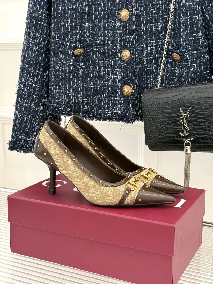 Plant price Gucci/Gustz!26WFNew bouquet. Heel-head high heels with a nail. Classic title-stuffed shoe. The metal nails add coolness. Pointy line modifier for filamentary feet Ratio of length length to length I can't wear my shoes for a long time. You're so expensive on your feet. I'll take the dress and hold the dinner. A suit with a high quality. The jeans are full of mundane wind. The classics never pass. The upper leg second becomes the golden gold. The details of the walker are full. Spring and fall, and winter stockings. Shoes cabinets must be for the boot. Details are a great quality. The black silk is sexy and the air is hot. I'm gonna go out and get high-lights all season. The old money is easy to squeeze. The first shoe to be selected for the big one. It's the high heels of the girl's dream. No thunder on your eyes.！ Facework customized leather with original The inside feet are all sheep's skin. He's tall.: 7.5cm Italian imports are so thick. size: 35-39（40/41Custom） Numbering: 89120260810