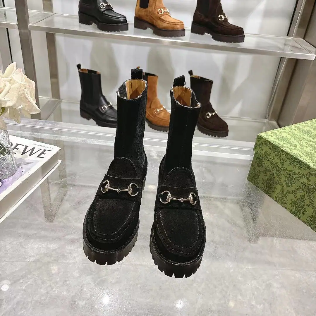 Long-term. 7Inch boots. GUCCI Guch. Fashion is a big deal. A smart fashion with round-shoe head and so on. Fabulous.: Import calf, skin. Uchi.: Foot. Import of sheep skin Italy is a big-ass country. Codes:35—42Code Remarks: 40 41 42 Do it. Plant straight.