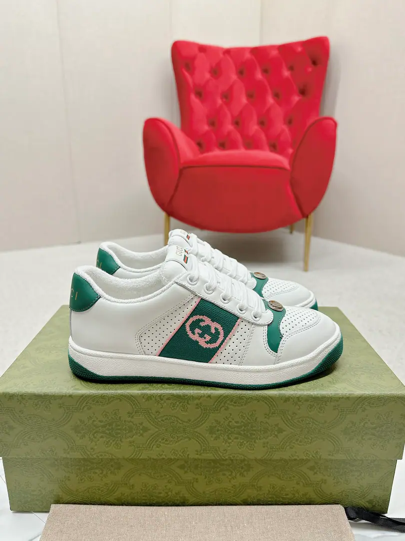 Gucci————Requisition version GGThe series makes old dirty shoes.-The money comes in.！ Ten to nine, I'll pay. Current！Current！Current！New Colour Plus Push-Market terminal version！ Procuring original development….Fabulous. Material Otsumi! Details are random.！ The model Schwartz is one-by-one, and the drill is one-by-one......Metal cherry locket.……Metal binaryGCrystal cylinders……GucciOriginal custom-made narrowband…… Super Flash Series—Flash diamond chain..Cherry decorations can be removed, One to two, one to two, one., ♪ To promote your personality ♪ Skins of colored cattle..The handwork is very qualitative., Bring your own sense of excellence.！ I'll do the details., I'll take a line.. The original towel is more delicate and soft and more comfortable., Pocket Steel Double OriginalTPUOtsumi!(Lower width, Upper Narrow) Appendible packaging⭐️ Codes: Women35-40 Men39-44（Women41 Men45 Custom）