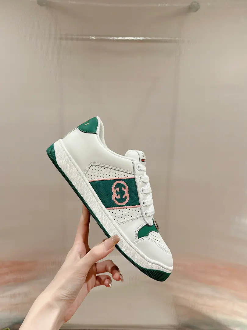 🅿️ Gucci————Requisition version GGThe series makes old dirty shoes.-The money comes in.！ Ten to nine, I'll pay. Current！Current！Current！New Colour Plus Push-Market terminal version！ Procuring original development….Fabulous. Material Otsumi! Details are random.！ The model Schwartz is one-by-one, and the drill is one-by-one......Metal cherry locket.……Metal binaryGCrystal cylinders……GucciOriginal custom-made narrowband…… Super Flash Series—Flash diamond chain..Cherry decorations can be removed, One to two, one to two, one., ♪ To promote your personality ♪ Skins of colored cattle..The handwork is very qualitative., Bring your own sense of excellence.！ I'll do the details., I'll take a line.. The original towel is more delicate and soft and more comfortable., Pocket Steel Double OriginalTPUOtsumi!(Lower width, Upper Narrow) Appendible packaging⭐️ Codes: Women35-40 Men39-44（Women41 Men45 Custom）
