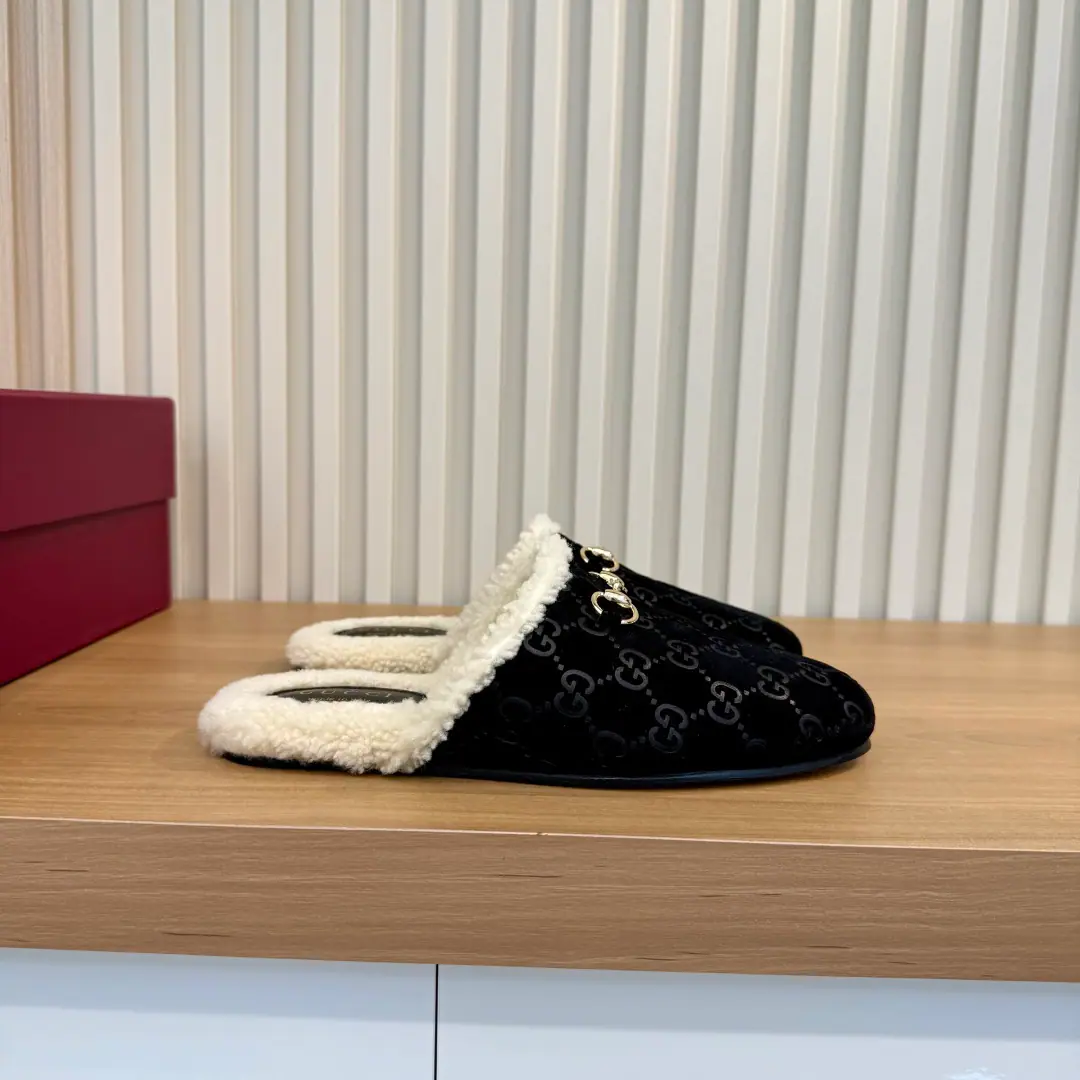 Plant price （35-42） Gucci SignalPrincetownThe slippers are in their elegant outline., The most sophisticated material and the classic title of the horse.. This model is in doubles.GThe definition of the fur and the merino wool line.. DoubleGMarking Flat That's a big one.