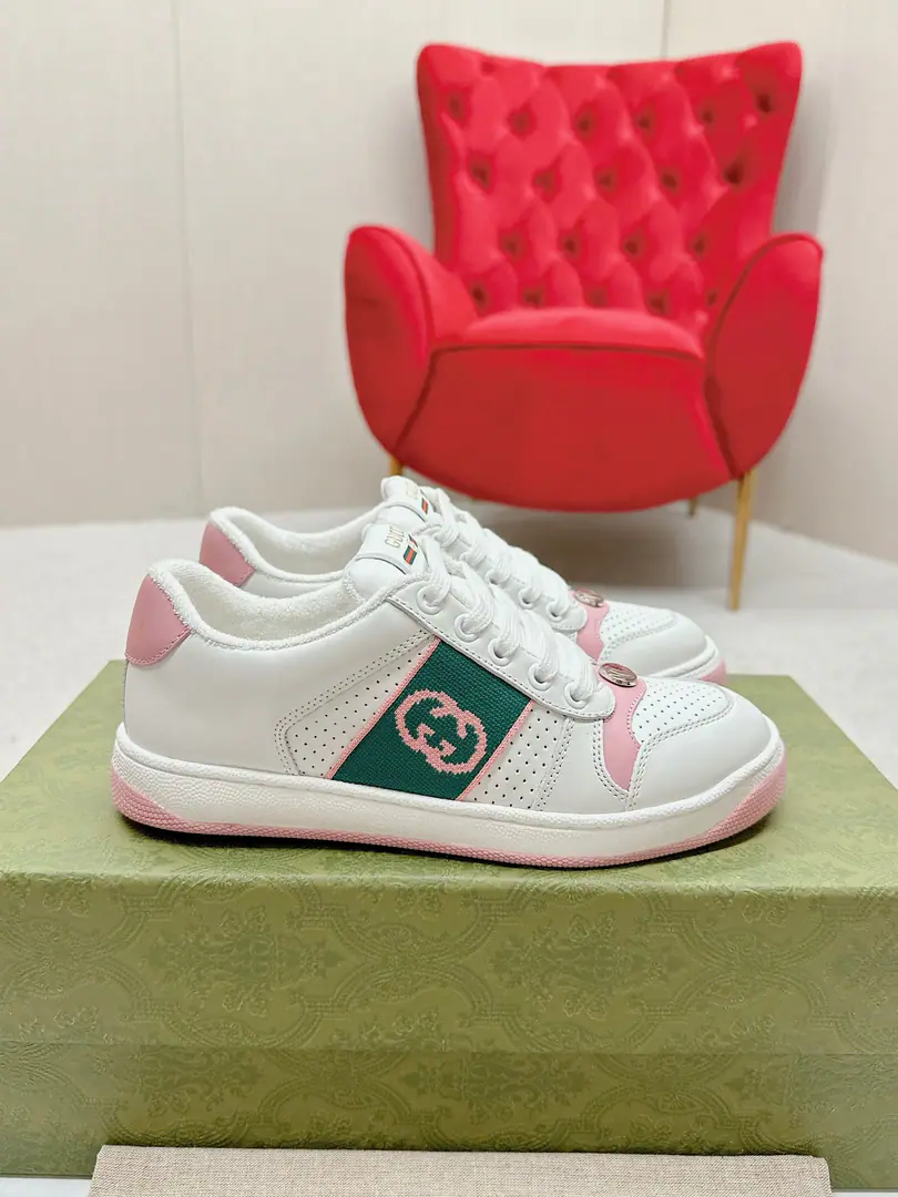 🅿️ Gucci————Requisition version GGThe series makes old dirty shoes.-The money comes in.！ Ten to nine, I'll pay. Current！Current！Current！New Colour Plus Push-Market terminal version！ Procuring original development….Fabulous. Material Otsumi! Details are random.！ The model Schwartz is one-by-one, and the drill is one-by-one......Metal cherry locket.……Metal binaryGCrystal cylinders……GucciOriginal custom-made narrowband…… Super Flash Series—Flash diamond chain..Cherry decorations can be removed, One to two, one to two, one., ♪ To promote your personality ♪ Skins of colored cattle..The handwork is very qualitative., Bring your own sense of excellence.！ I'll do the details., I'll take a line.. The original towel is more delicate and soft and more comfortable., Pocket Steel Double OriginalTPUOtsumi!(Lower width, Upper Narrow) Appendible packaging⭐️ Codes: Women35-40 （Women41 Custom）